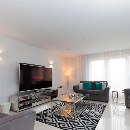 Luxurious - Sleeps 6 Apartment Edinburgh