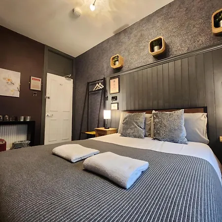 Frederick Douglass - In The בית הארחה