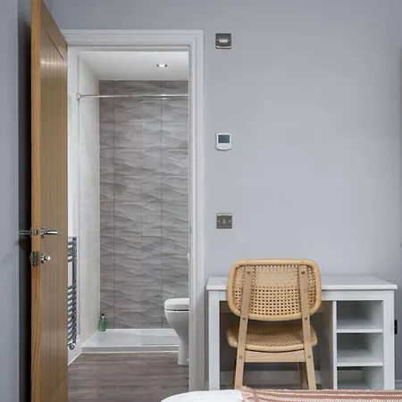 בית נופש Brunstane House - 15 Mins To Centre *