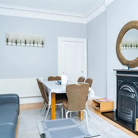 3br Next To Stadium Near Airport Sleeps 7 Apartamento Edimburgo