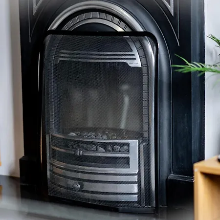 3br Next To Stadium Near Airport Sleeps 7