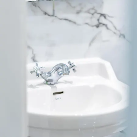 3br Next To Stadium Near Airport Sleeps 7