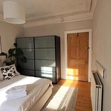 Classic 2bd Georgian Flat In Leith *