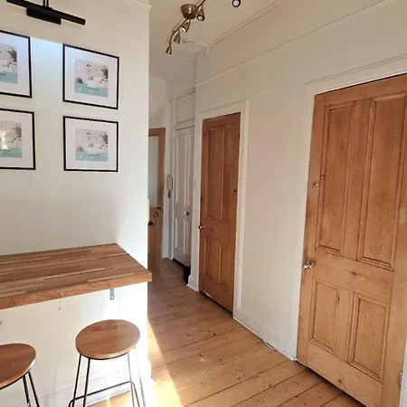 Classic 2bd Georgian Flat In Leith * Edimburgo