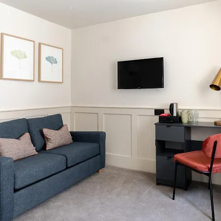 Grove House Ξενοδοχείο 4*