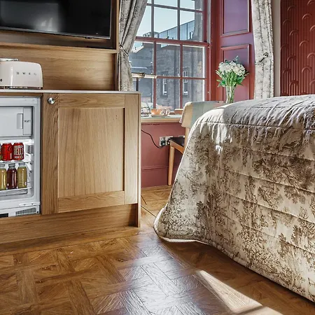 Bonnie Haymarket Hotell 5*
