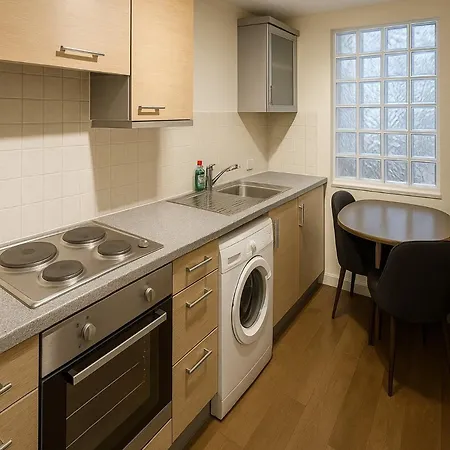 Comfy 2br Flat - Free Parking - Near Centre Apartment *