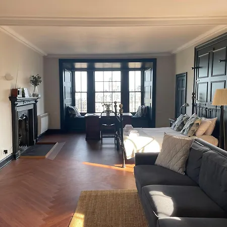 High St Flat *
