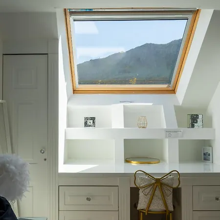 Centre House - 5 Bedrooms - Sleeps 9 - Parking Эдинбург