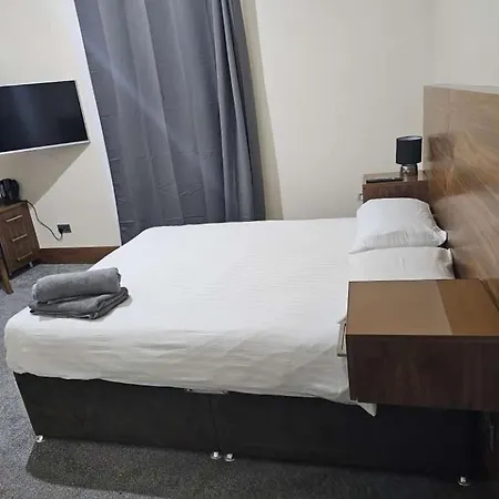 Luxury Double With Private En-suite منزل للإقامة *