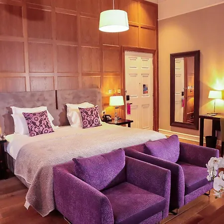 Tigerlily Hotel