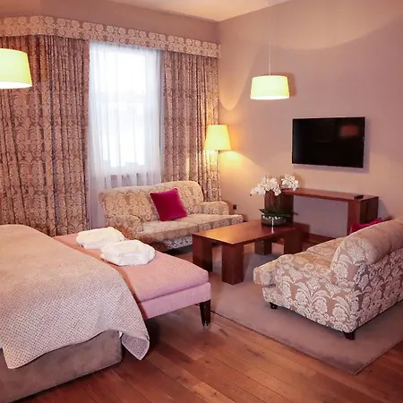 Tigerlily Hotel 4*