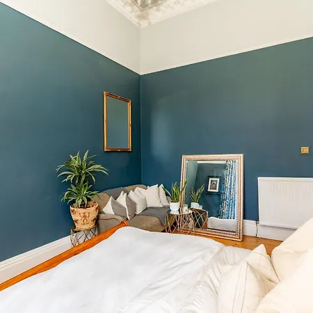 Stunning Flat, New Town, - Perfect Location * אדינבורו
