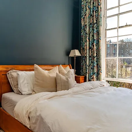 Stunning Flat, New Town, - Perfect Location דירה