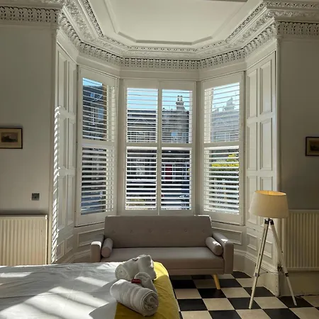 Edinburgh37 4* Edynburg