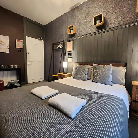 Frederick Douglass - In The בית הארחה *