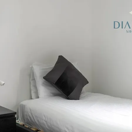 Cosy 2 Bed West End Free Parking 公寓 *