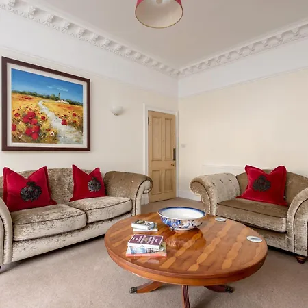 The Lauderdale Street Apartament