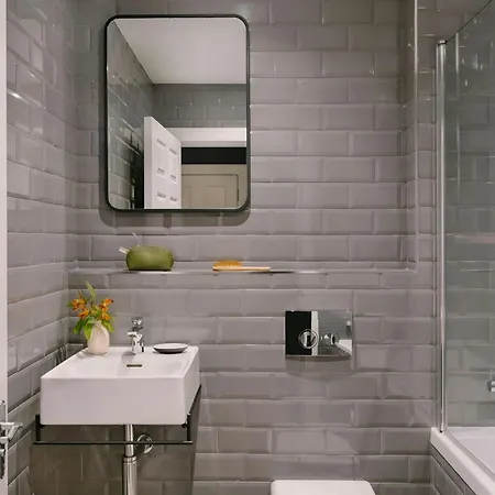Sonder By Marriott Bonvoy Royal Garden New Town 아파트호텔