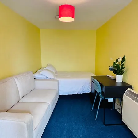 Apartment Entire Flat In Close To Center Edinburgh