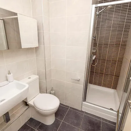 Charming 2-bedroom - Ground Floor