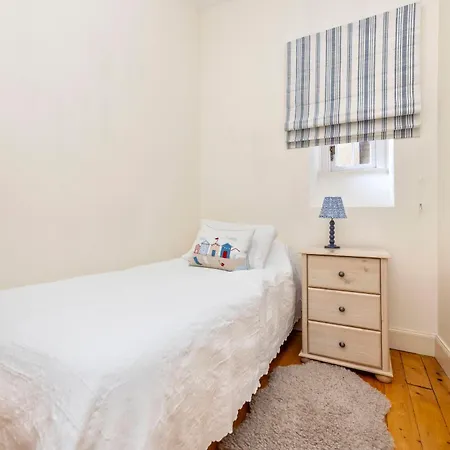 Charming With 2-bathroom And Private Entrance