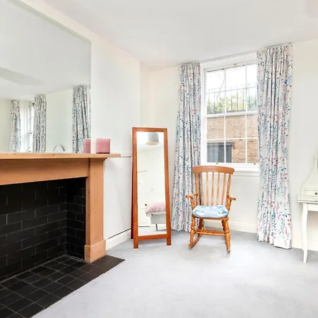 Charming With 2-bathroom And Private Entrance Apartment