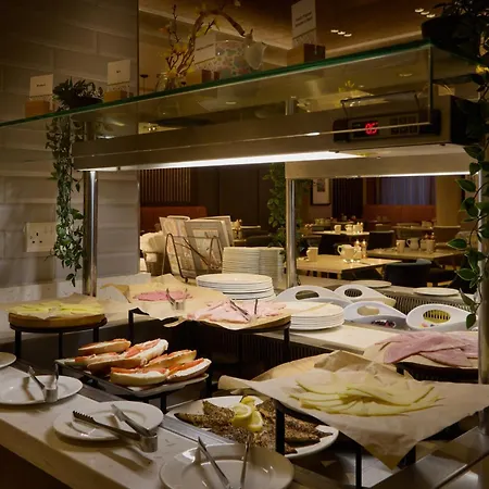 Hilton Carlton Hotel