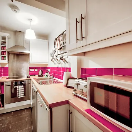 Grindlay St - Fantastic 2br In Theatre District *