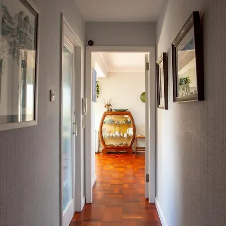 Mid-century Gem Steps From The Апартаменты *