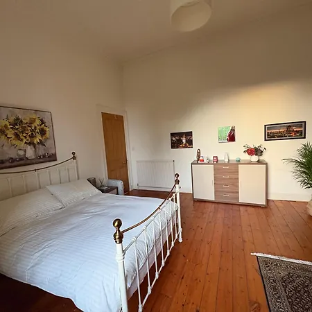 منزل للإقامة Quiet In Vibrant Bruntsfield With Private Parking *