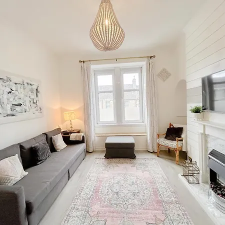 Chic Flat Close To Edinburgh, Airport, & Zoo * Edynburg