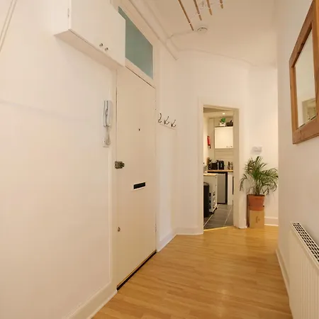 Homely 2bd Flat Heart Of * Edinburgh