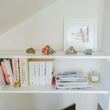 Sophisticated In Centre * 爱丁堡