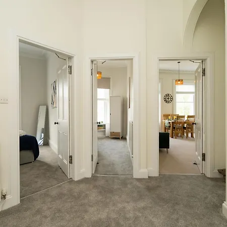 Stylish 3 Bed New Town - Traquair Apartman Edinburgh