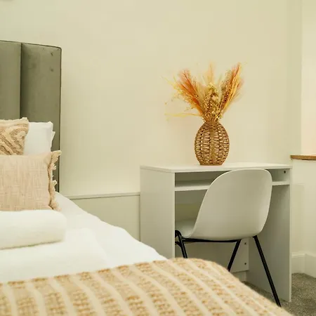 Stylish 3 Bed New Town - Traquair