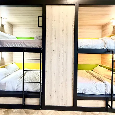 West End Hostel *