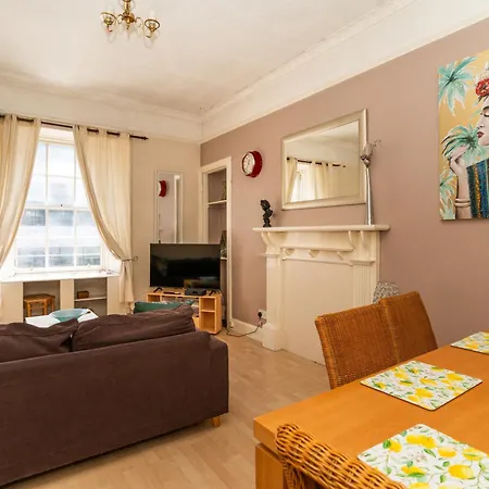 Charming 2bd Flat 10 Minutes To Castle *