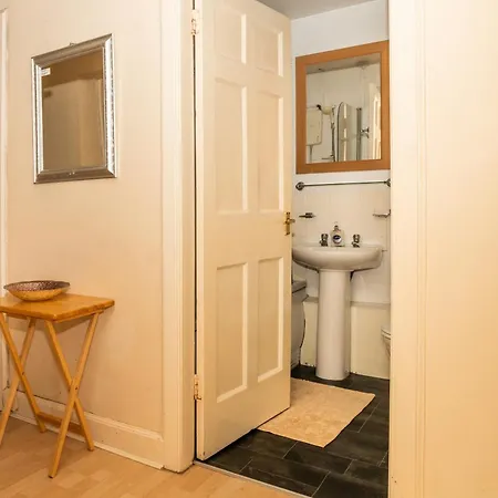 Apartment Charming 2bd Flat 10 Minutes To Castle