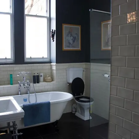 Victorian With Free Parking In Murrayfield Apartment *