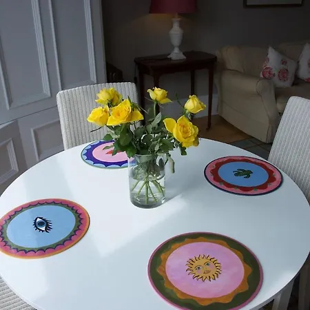 Victorian With Car Parking In Driveway, Murrayfield Apartment Edinburgh