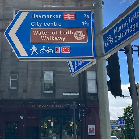 Victorian With Free Parking In Murrayfield *
