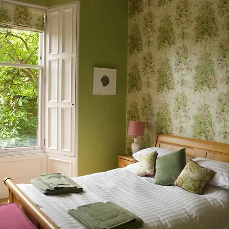 Victorian With Free Parking In Murrayfield * Edinburgh