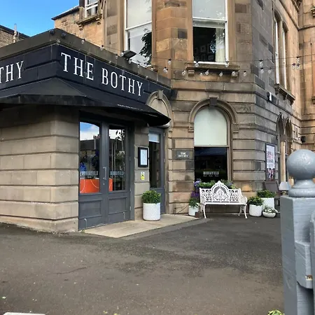 Victorian With Free Parking In Murrayfield Apartment Edinburgh