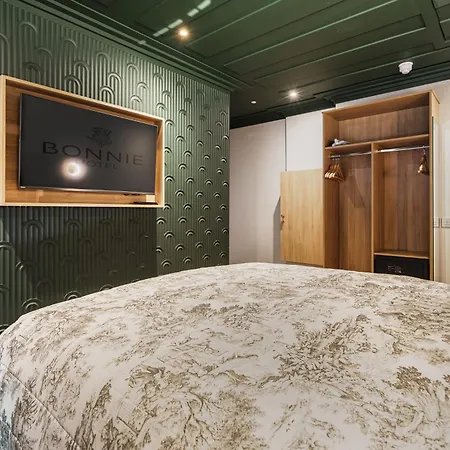 Bonnie Haymarket Edinburgh