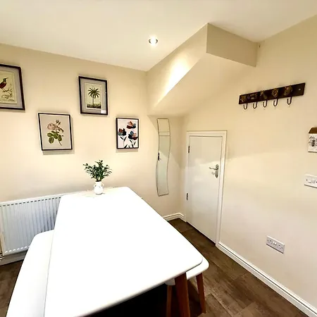 Torwood Townhouse - Superfast Wifi, Contractor Friendly With Free Parking * 爱丁堡