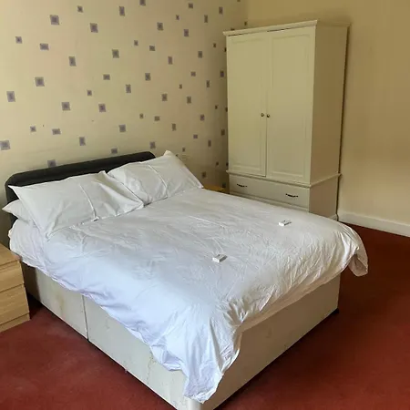 Apartament Central, Cafe Society Around The Corner, Barony Street Edynburg