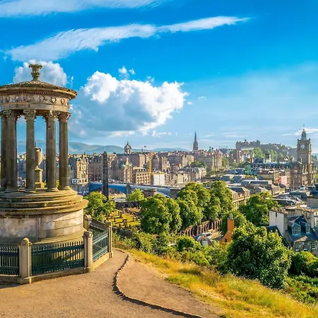 Cosy & Quiet Flat Near Haymarket Station *