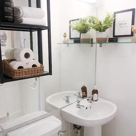Apartament Cosy & Quiet Flat Near Haymarket Station