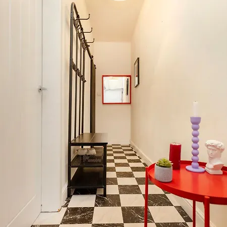 Elegant With Castle View *
